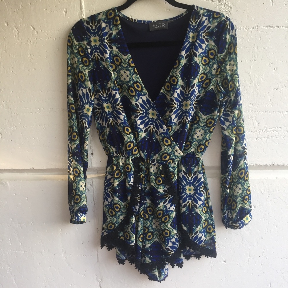 Long sleeve printed romper